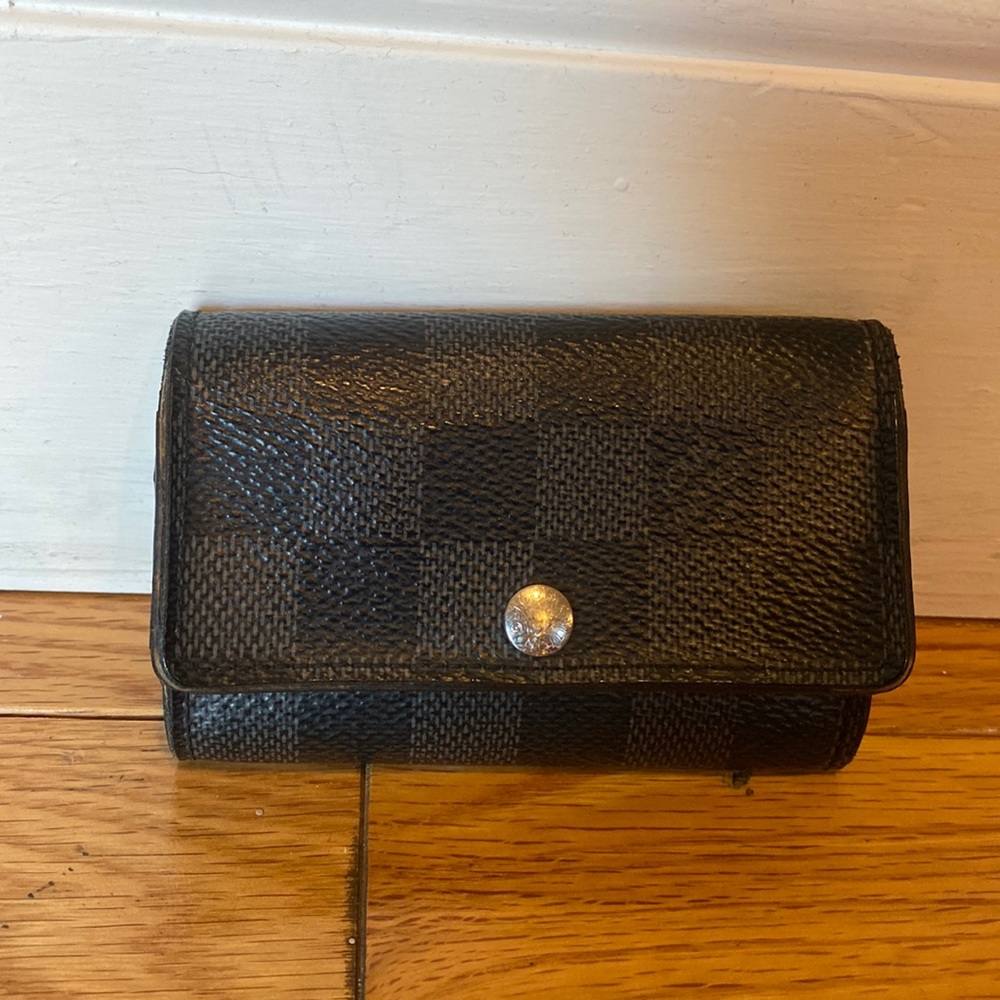 Mens Louis Vuitton key case wallet